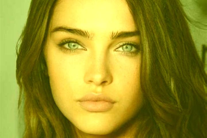 Zoe, 26, a brunette blue-eyed caribbean companion based in Mahgawan. Offering GFE, Fetish, Roleplay, Erotic Massage. Available for incall and outcall, overni...