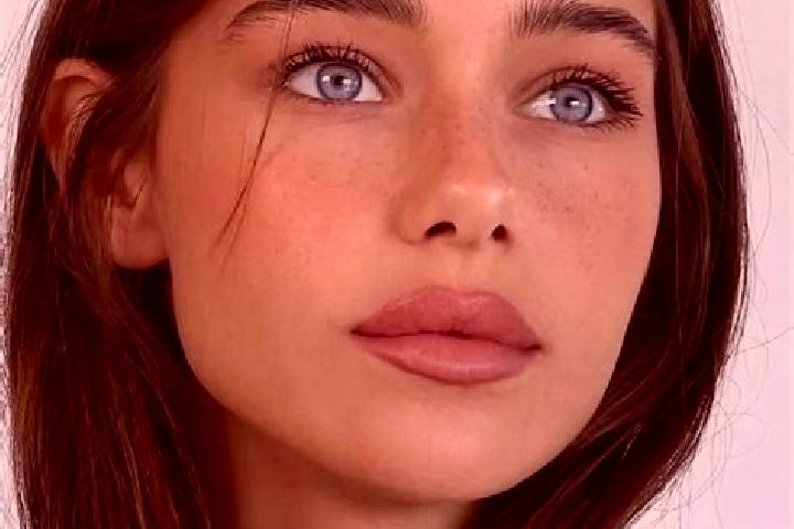 Zoe, 26, a brunette brown-eyed middle eastern companion based in Gadouan. Offering Girlfriend Experience, OWO, Couples. Available for incall and outcall, ove...