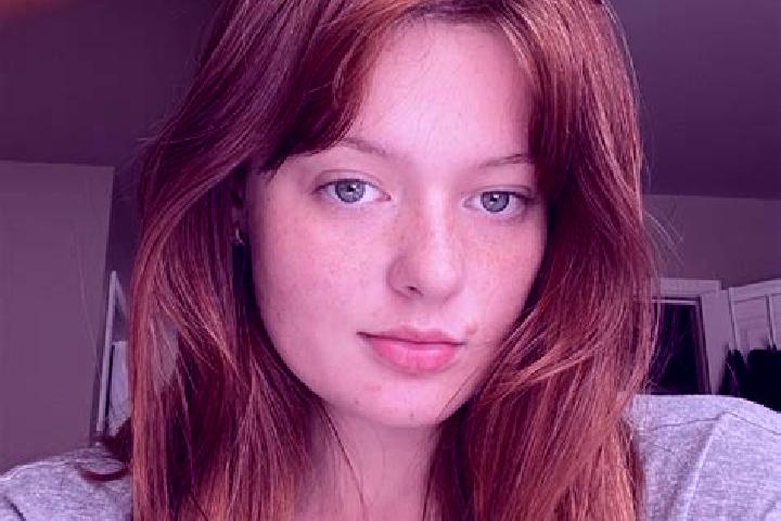 Zoe, 26, a red brown-eyed european companion based in Dadoupu. Offering BDSM, Massage, A-Level, Dinner Date. Available for incall and outcall, day and evenin...