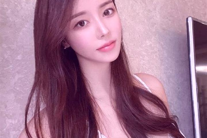 Zoe, 26 — Escort in Baijiazhuang, China