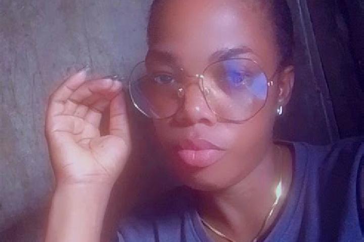Zoe, 26 — Escort in Fougamou, Gabon