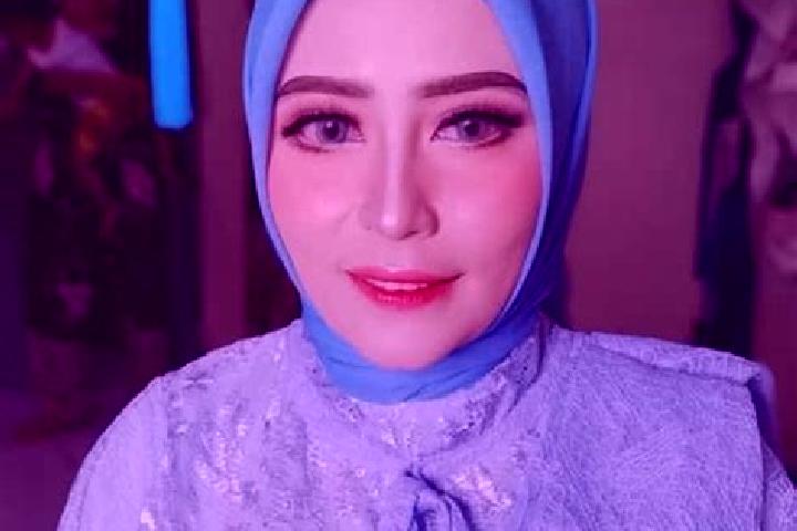Zoe, 26 — Escort in Sugiharjo, Indonesia