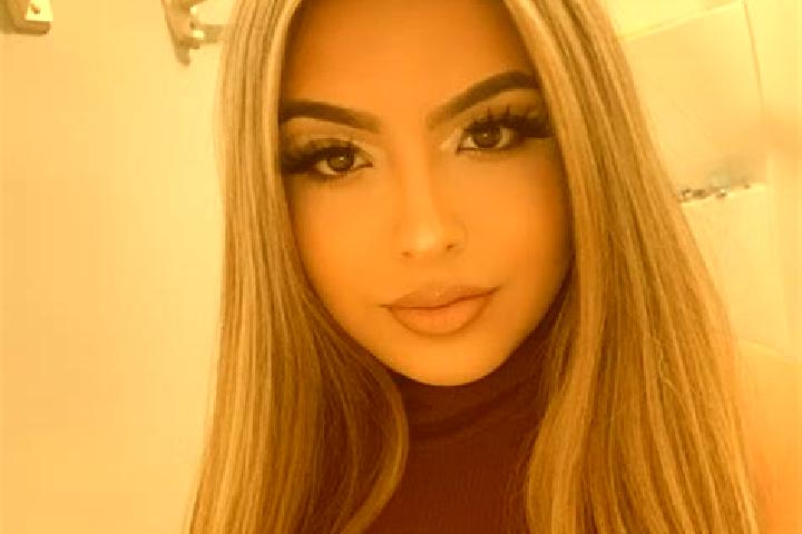 Zoe, 27, a blonde amber-eyed latina companion based in Dug. Offering Tantra, Couples, BDSM, Fetish. Available for incall and outcall, overnight bookings avai...