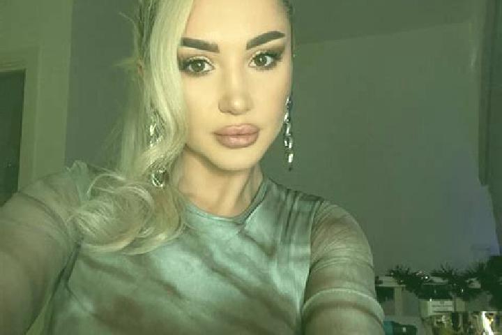 Zoe, 27, a blonde dark-eyed indian companion based in Capriana. Offering GFE, BDSM, Massage, Girlfriend Experience. Available for incall and outcall, overnig...