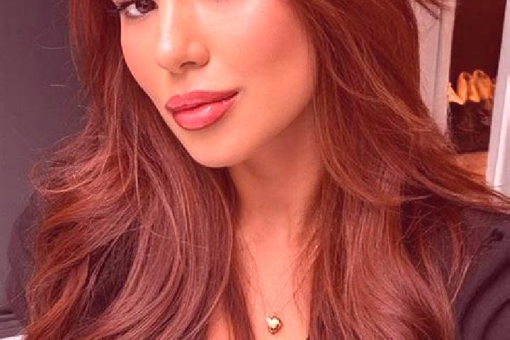 Zoe, 27, a chestnut brown-eyed latina companion based in Kovin. Offering Duos, Roleplay, Massage, CIM. Available for incall and outcall, overnight bookings a...