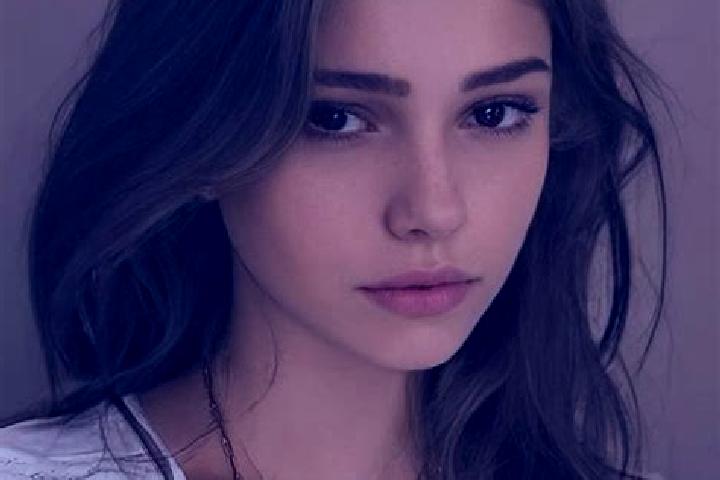 Zoe, 27, a chestnut grey-eyed slavic companion based in Noale. Offering Prostate Massage, Girlfriend Experience, Dinner Date. Available for incall and outcal...