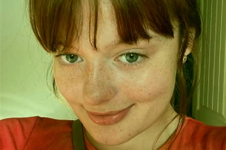 Zoe, 27, a red brown-eyed european companion based in Alfreton. Offering Girlfriend Experience, Tantra, OWO, Duos. Available for incall and outcall, day and ...