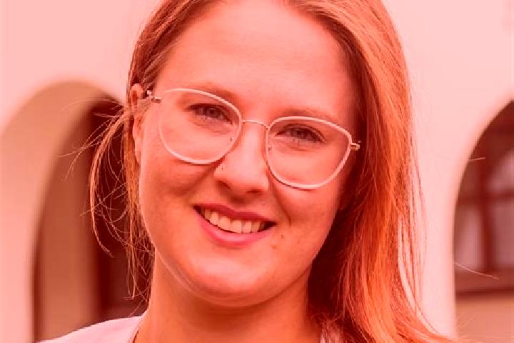 Zoe, 27 — Escort in Altheim, Germany