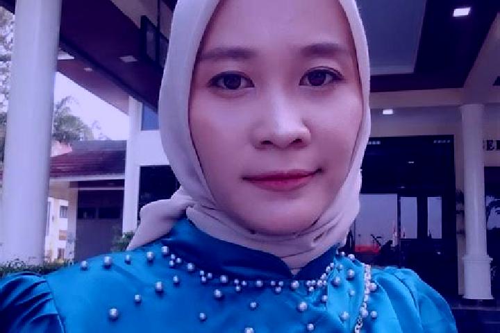 Zoe, 27 — Escort in Gempolan Wetan, Indonesia