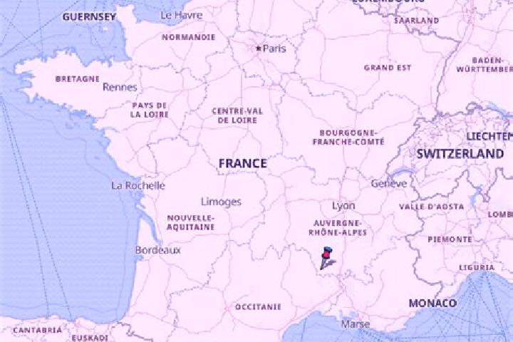 Zoe, 27 — Escort in Ige, France