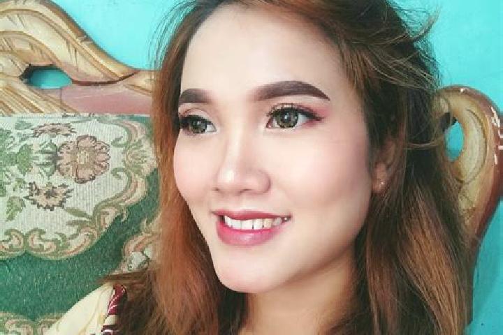 Zoe, 27 — Escort in Tompasobaru, Indonesia