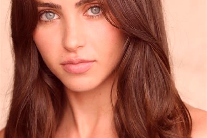 Zoe, 28, a brunette blue-eyed middle eastern companion based in Fuldabruck. Offering Overnight, Duos, Dinner Date, Roleplay. Available for incall and outcall...