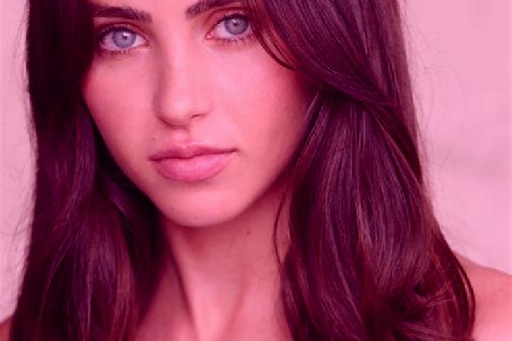 Zoe, 28, a dark blonde brown-eyed middle eastern companion based in Mileham. Offering Dinner Date, Erotic Massage, Prostate Massage, Girlfriend Experience, O...