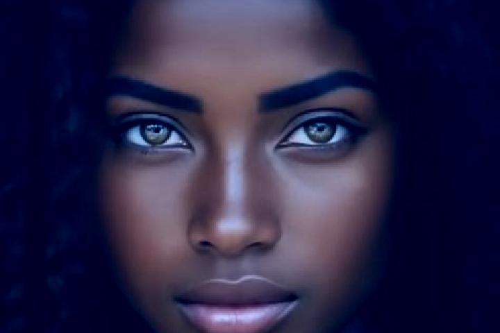 Zoe, 28, a red amber-eyed ebony companion based in Bron. Offering Striptease, Tantra, Overnight, Massage. Available for incall and outcall, day and evening d...