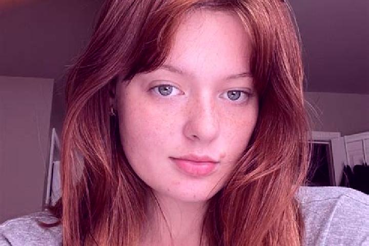 Zoe, 28, a red grey-eyed middle eastern companion based in Lichnov. Offering A-Level, CIM, GFE. Available for incall and outcall, day and evening dates.