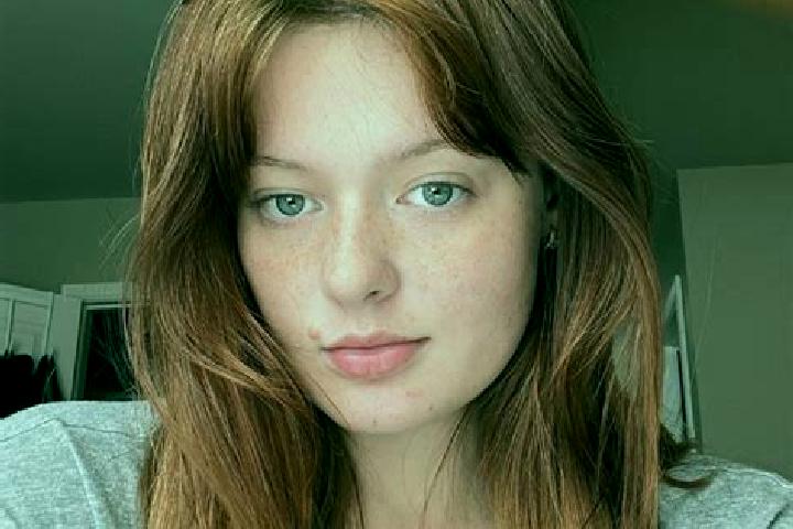 Zoe, 28, a red hazel-eyed slavic companion based in Kalynivskyi. Offering 69, A-Level, Erotic Massage. Available for incall and outcall, day and evening dates.