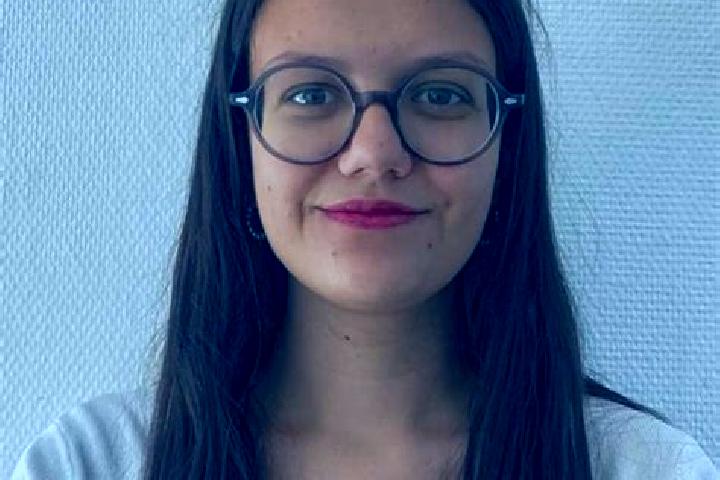 Zoe, 28 — Escort in Aillas, France