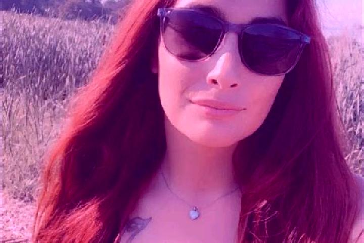 Zoe, 28 — Escort in Checy, France