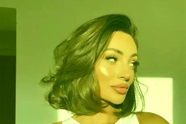 Zoe, 28 — Escort in Diesen, France