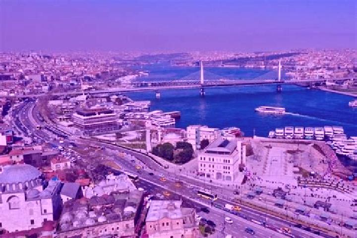 Zoe, 28 — Escort in Eminoenue, Turkey