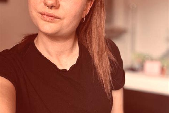 Zoe, 28 — Escort in Hessdorf, Germany