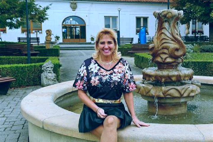 Zoe, 28 — Escort in Slatinice, Czech Republic