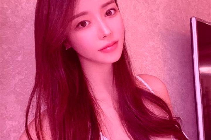 Zoe, 28 — Escort in Yujiawu, China
