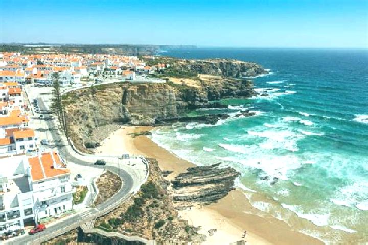 Zoe, 28 — Escort in Zambujeira do Mar, Portugal