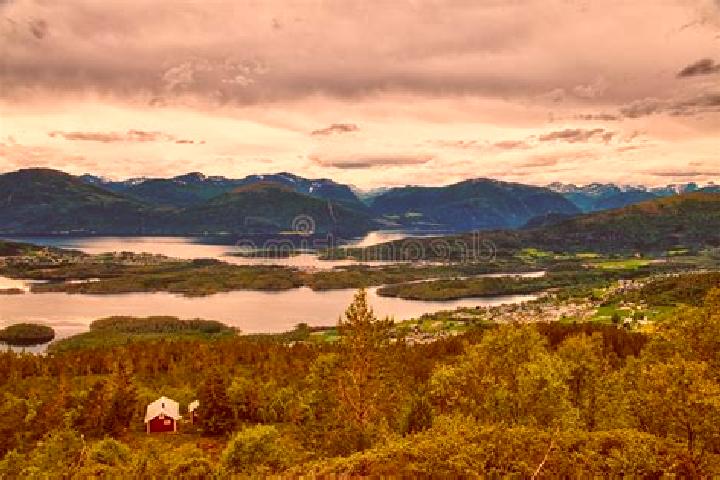 Zoe, 29 — Escort in Skodje, Norway
