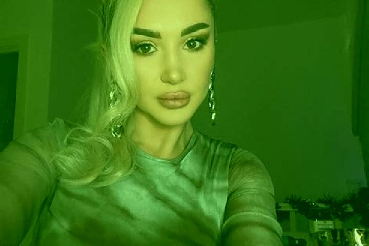 Zoe, 30, a blonde amber-eyed mixed companion based in Babag. Offering Party Girl, Couples, GFE, CIM. Available for incall and outcall, day and evening dates.