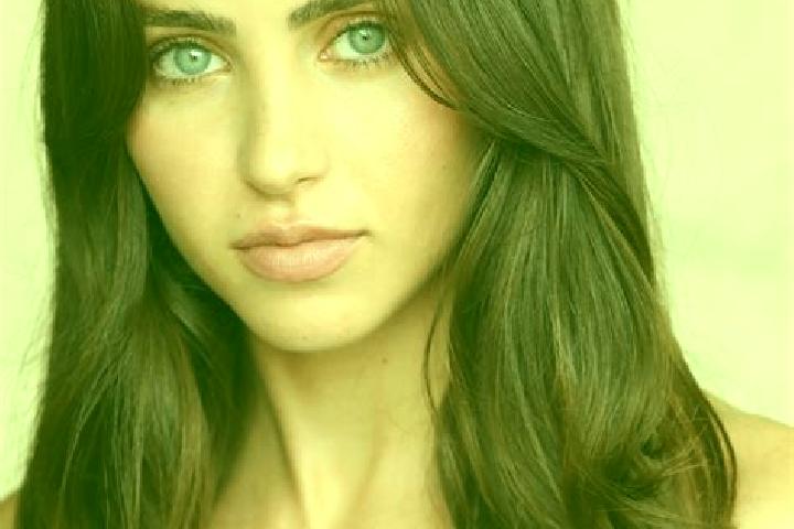 Zoe, 30, a brunette dark-eyed european companion based in Matamoros. Offering CIM, Couples, Tantra. Available for incall and outcall, day and evening dates.