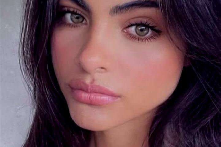 Zoe, 30, a chestnut amber-eyed indian companion based in Bianzano. Offering Domination, BDSM, Erotic Massage, Prostate Massage. Available for incall and outc...