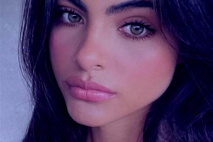 Zoe, 30, a chestnut green-eyed indian companion based in Sisan. Offering 69, Erotic Massage, GFE, Girlfriend Experience, Domination. Available for incall and...