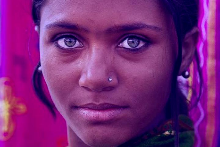 Zoe, 30, a red green-eyed indian companion based in Thongwa. Offering Tantra, BDSM, Fetish. Available for incall and outcall, overnight bookings available.