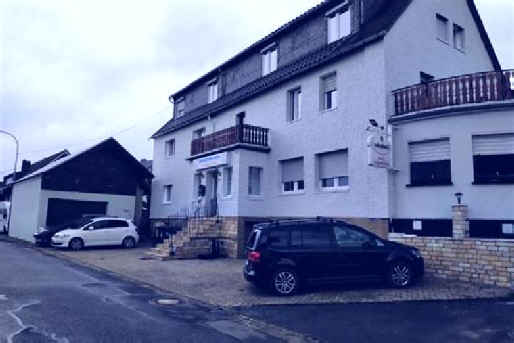 Zoe, 30 — Escort in Freirachdorf, Germany
