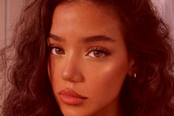 Zoe, 31, a black brown-eyed caucasian companion based in Manasa. Offering Party Girl, Dinner Date. Available for incall and outcall, overnight bookings avail...