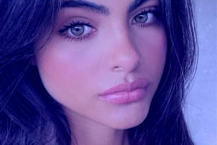 Zoe, 31, a black hazel-eyed caucasian companion based in Prahecq. Offering A-Level, Duos, Couples. Available for incall and outcall, day and evening dates.
