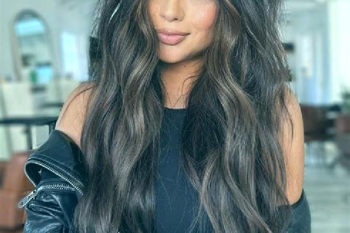 Zoe, 31, a brunette dark-eyed slavic companion based in Porto d Adda. Offering Massage, Girlfriend Experience, Overnight. Available for incall and outcall, d...