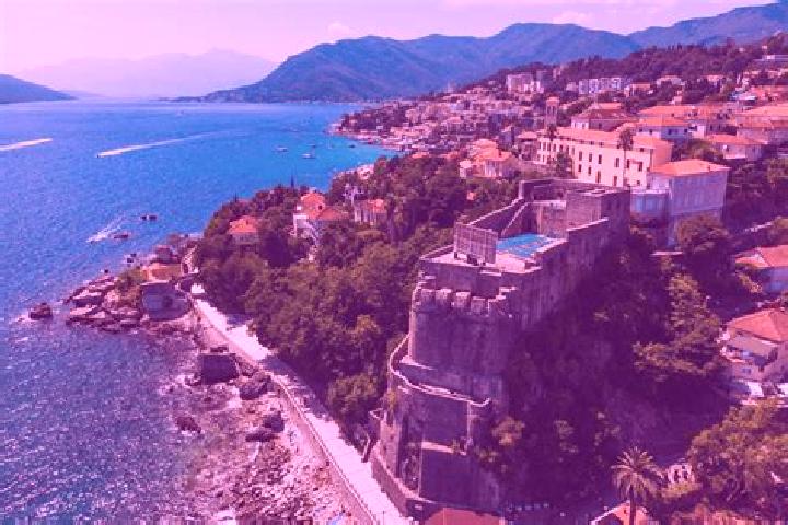 Zoe, 31, a red grey-eyed caribbean companion based in Herceg Novi. Offering Dinner Date, Overnight, CIM, OWO. Available for incall and outcall, overnight boo...