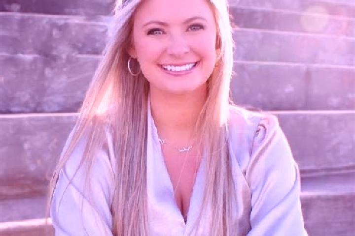Zoe, 31 — Escort in Waveland, United States