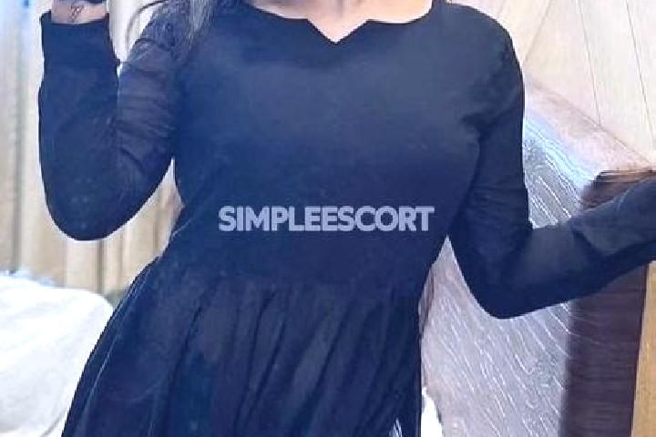Zoe, 32 — Escort in Khanpur Mahar, Pakistan