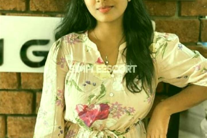 Zoe, 32 — Escort in Manjeri, India