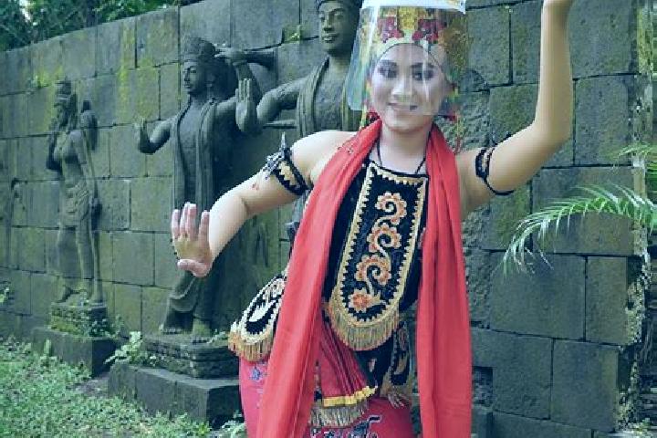 Zoe, 32 — Escort in Tamansari Krajan, Indonesia