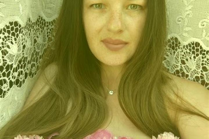 Zoe, 32 — Escort in Tatariv, Ukraine