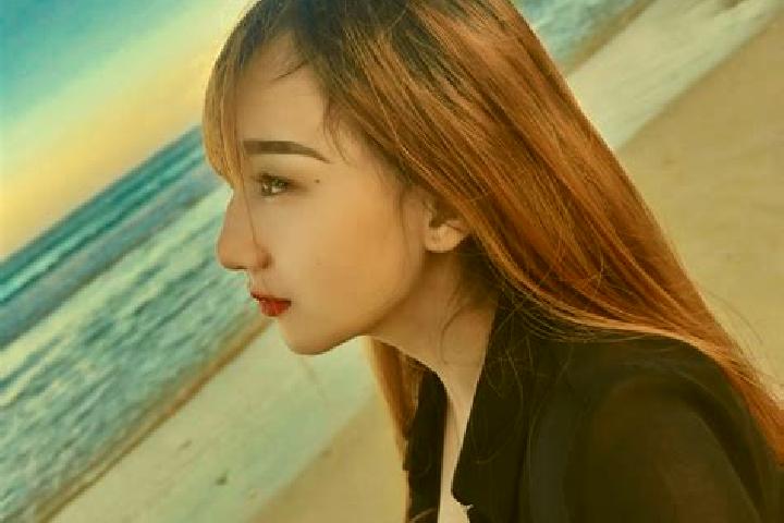 Zoe, 32 — Escort in Tawali, Indonesia
