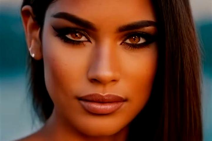 Zoe, 33, a black brown-eyed latina companion based in Itaguacu. Offering A-Level, Domination, Tantra. Available for incall and outcall, day and evening dates.