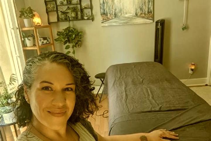Zoe, 33, a black green-eyed european companion based in Roselands. Offering Massage, CIM, Dinner Date. Available for incall and outcall, day and evening dates.