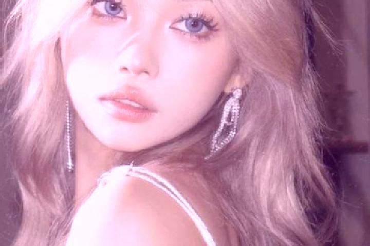 Zoe, 33, a blonde blue-eyed asian companion based in Simabur. Offering A-Level, OWO, 69. Available for incall and outcall, day and evening dates.