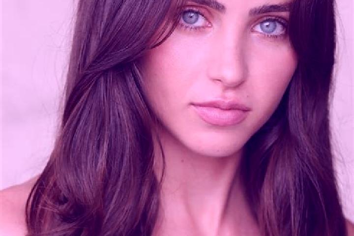 Zoe, 33, a blonde brown-eyed slavic companion based in Frei Rogerio. Offering Roleplay, Striptease, Girlfriend Experience, 69, Party Girl. Available for inca...