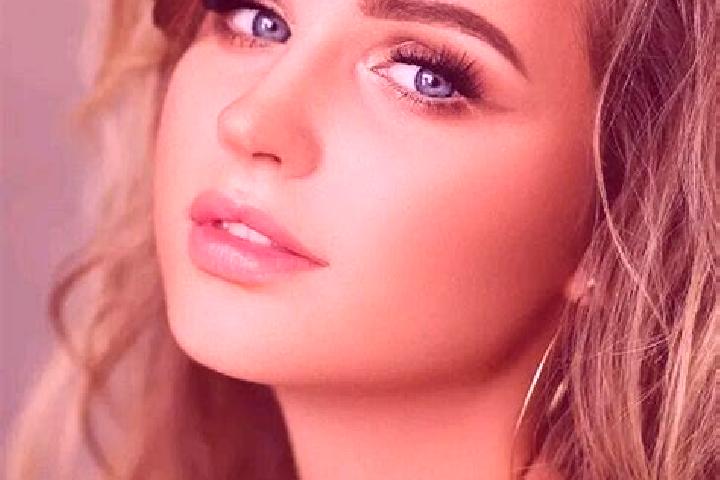 Zoe, 33, a dark blonde blue-eyed slavic companion based in Greppen. Offering Domination, Erotic Massage, Massage, Party Girl. Available for incall and outcal...